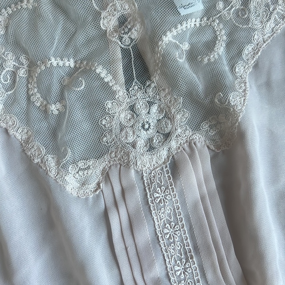 Lace Blouse - Picture 2 of 5